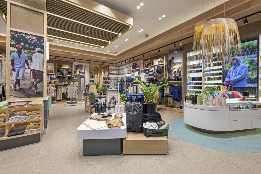 Sphere Design and Architecture Retail Interiors Lizzard Coastal-inspired retail design